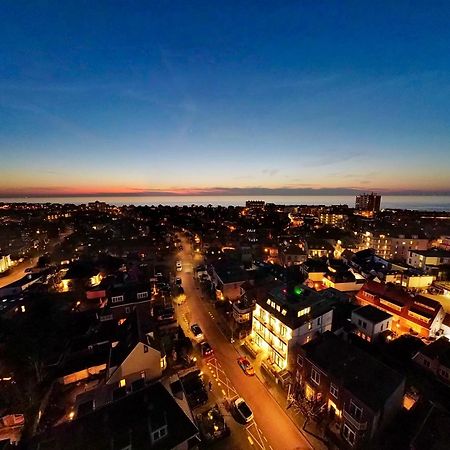 Boutique Hotel At Sea Zandvoort Exterior photo